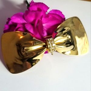 Vintage bow brooch gold tone pin
